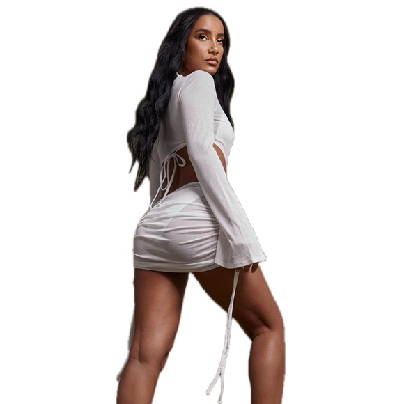 PrettyLittleThing White Bell Sleeve Cut Out Mini Beach Dress Size 8 - Picture 2 of 5